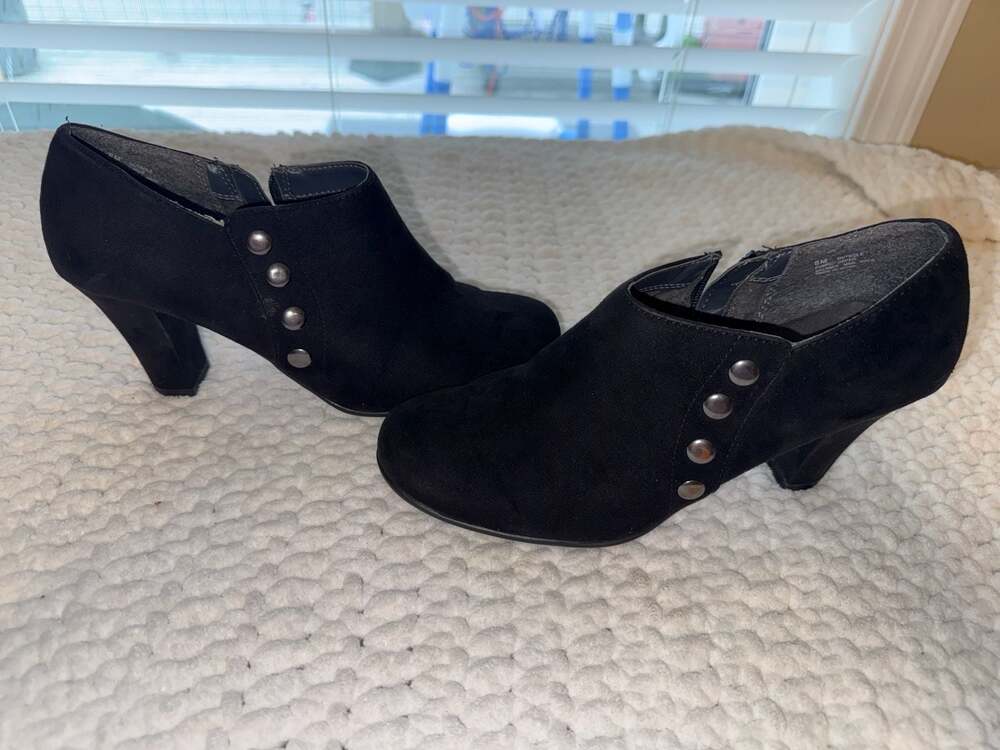 Aerosoles Women's Black Suede Ankle Booties with Stud Accents